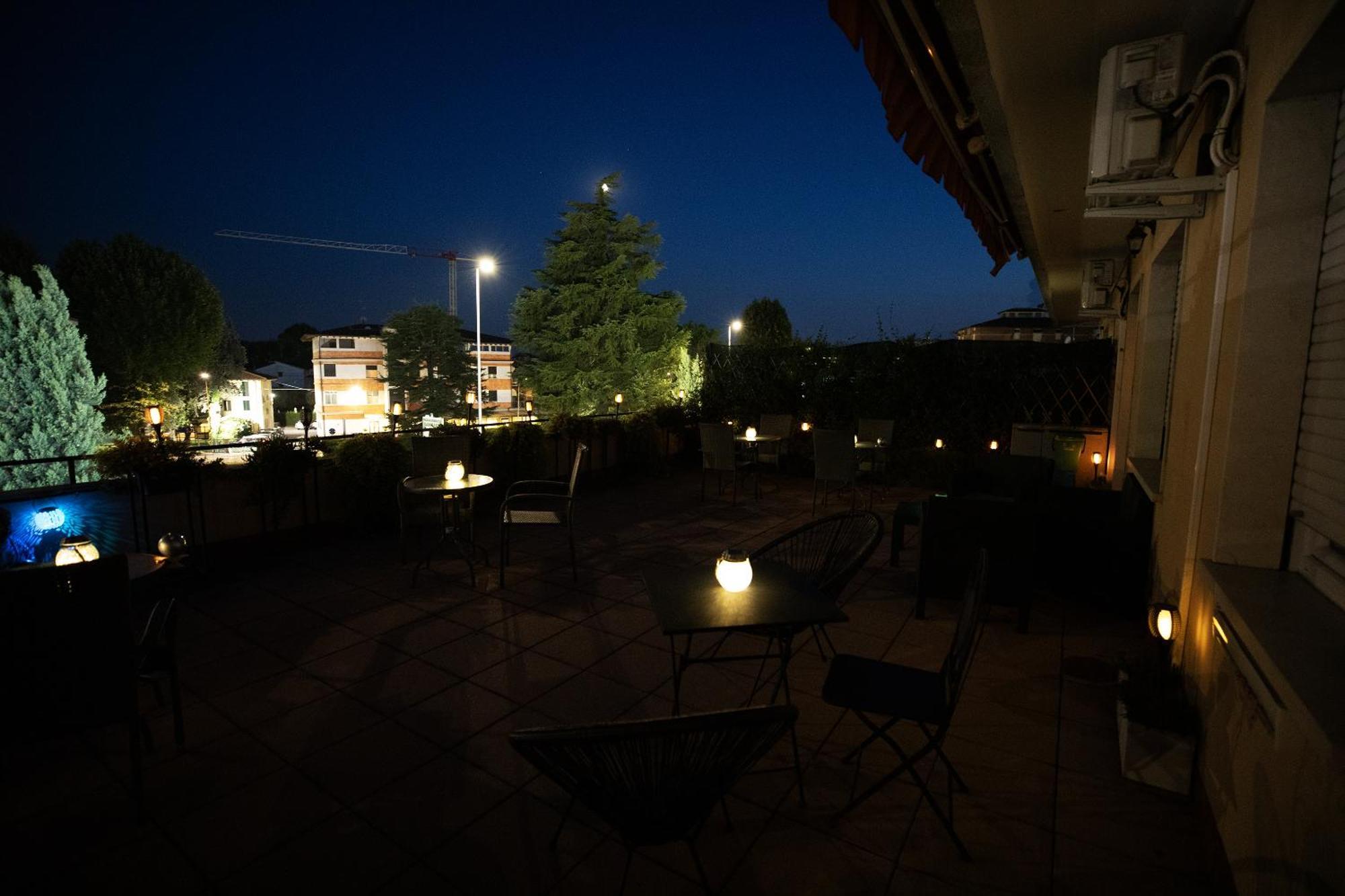 Bru Rooms Пескиера дел Гарда Екстериор снимка